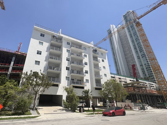 Emilia Edgewater Condo photo 2